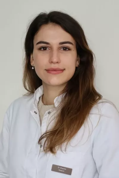 Notre équipe - Rencontrez Nos Experts Esthétiques 5 Dr Bracher Mariana