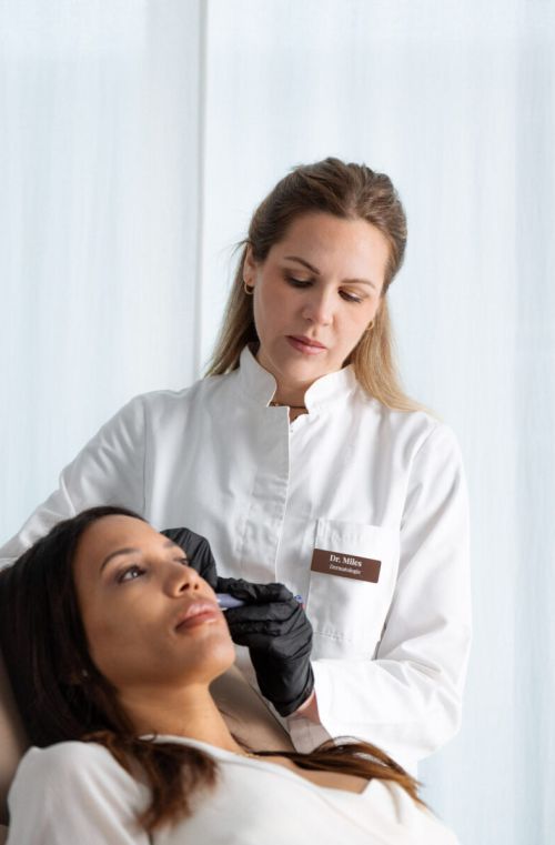 Injection de Radiesse® au visage à Maison Tóā, Lausanne